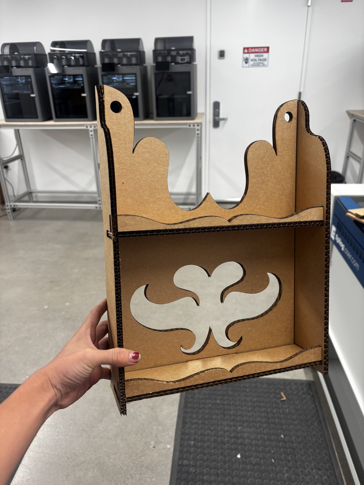 The finished assembled cardboard shelf