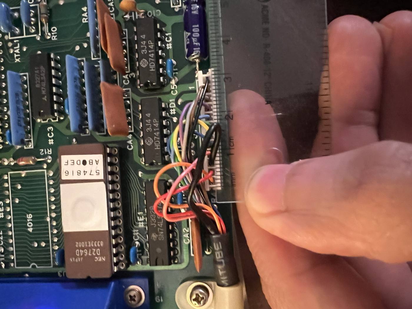 Measuring the connector pitch: 2.5 mm between pins