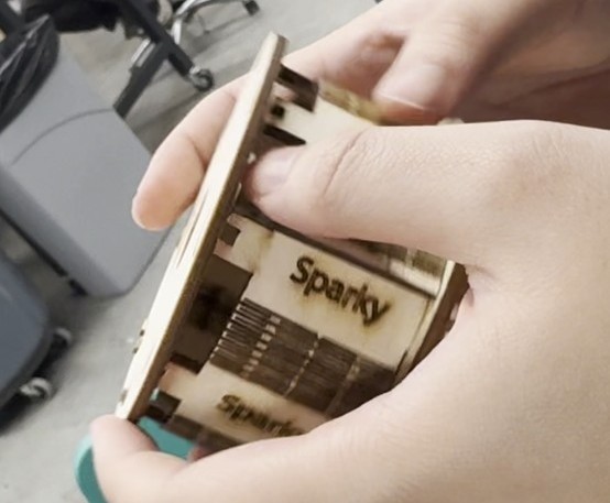 Assembly of the wooden wheel