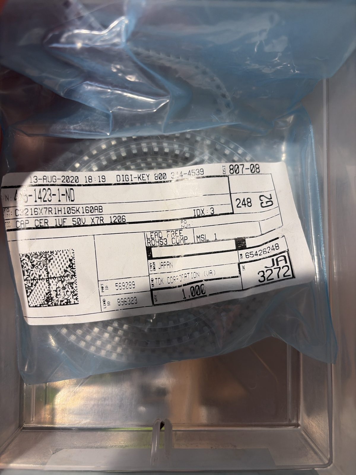 Right capacitor: 1 µF