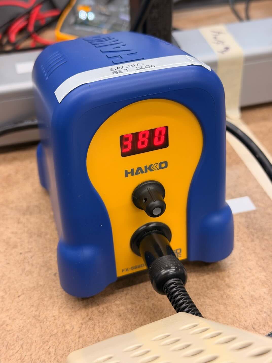 HAKKO soldering station display reading 380 degrees Celsius